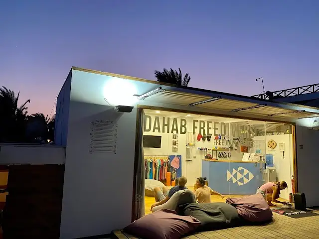 Yoga al amanecer y apnea