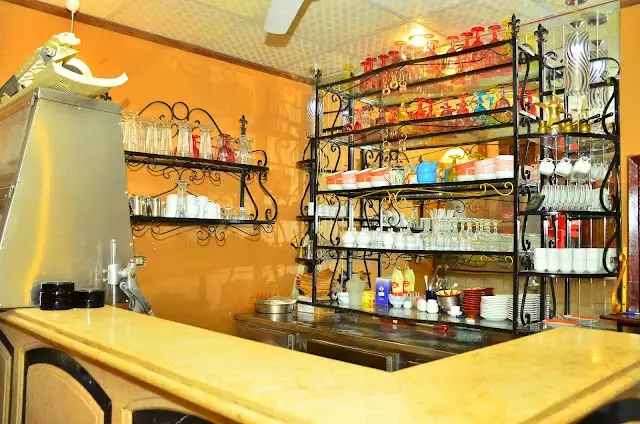Snobs Restaurant